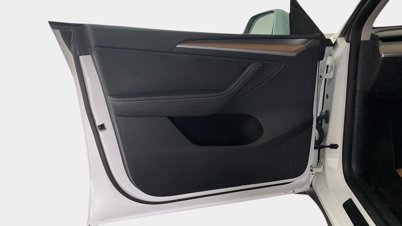 Tesla Model Y Long Range (Dual Motor) | upto AED 20,000 Ramadan Discount | Guaranteed Warranty | 0 Down Payment