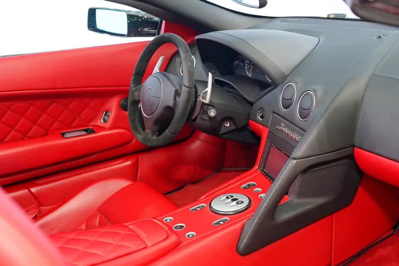 لامبورغيني مورشيلاجو LP-640 ROADSTER