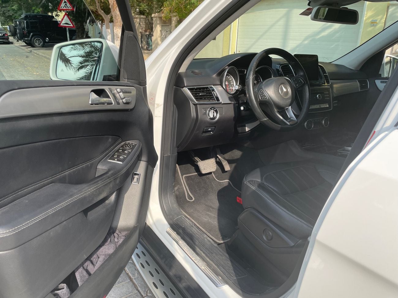 Mercedes Benz GLE 400 3.0L - 6 cyl - SUV/Crossover - AWD - 5 seats - 5 doors