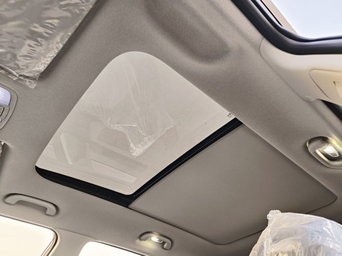 Hyundai Creta PREMIER PLUS/1.5L V4 A/T/FULL OPTION/8" DISPLAY AUDIO/RR CAMERA/PUSH START PANAROMIC SUNROOF/CODE# C