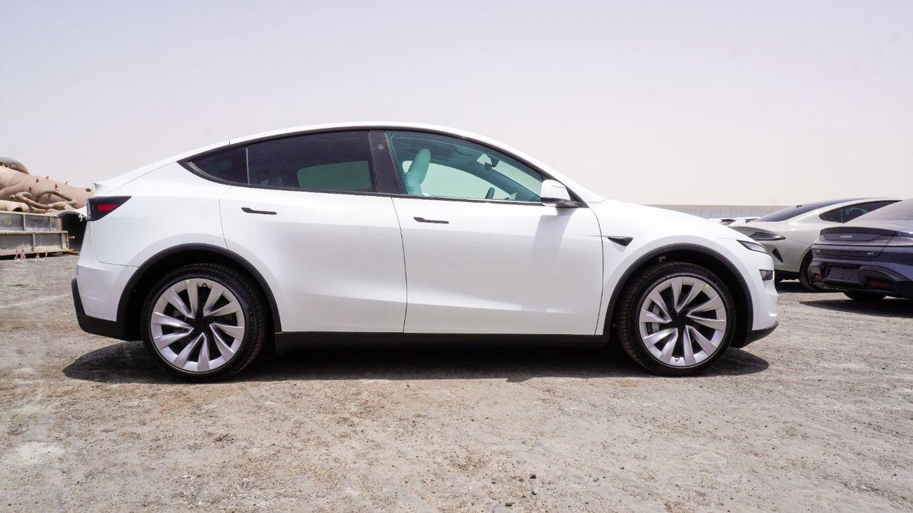 تسلا موديل Y Tesla Model Y Long Range Version/20 Inches AWD .Export Price.
