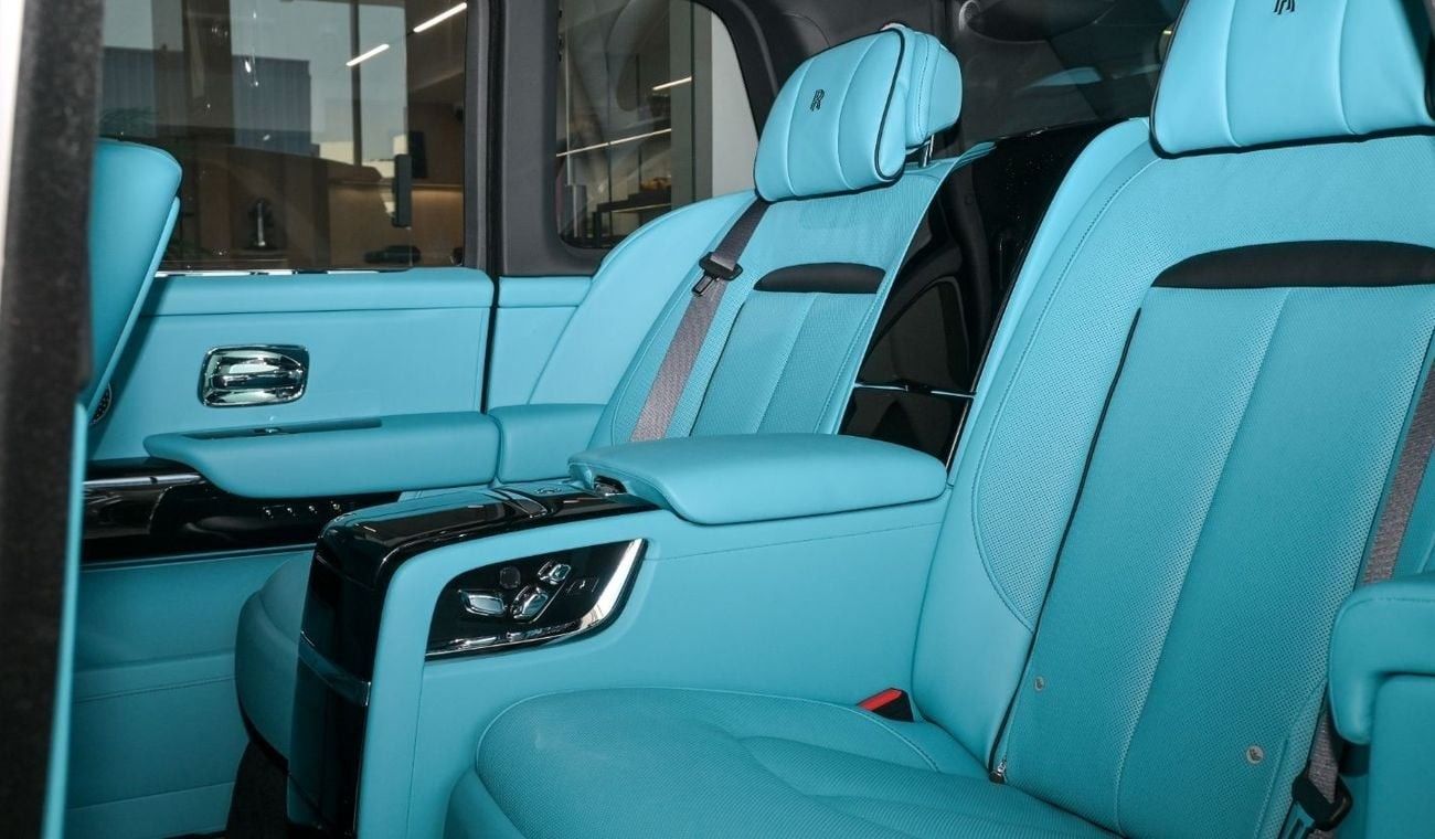 Rolls-Royce Cullinan Rolls Royce Cullinan Silver Badge | 2025