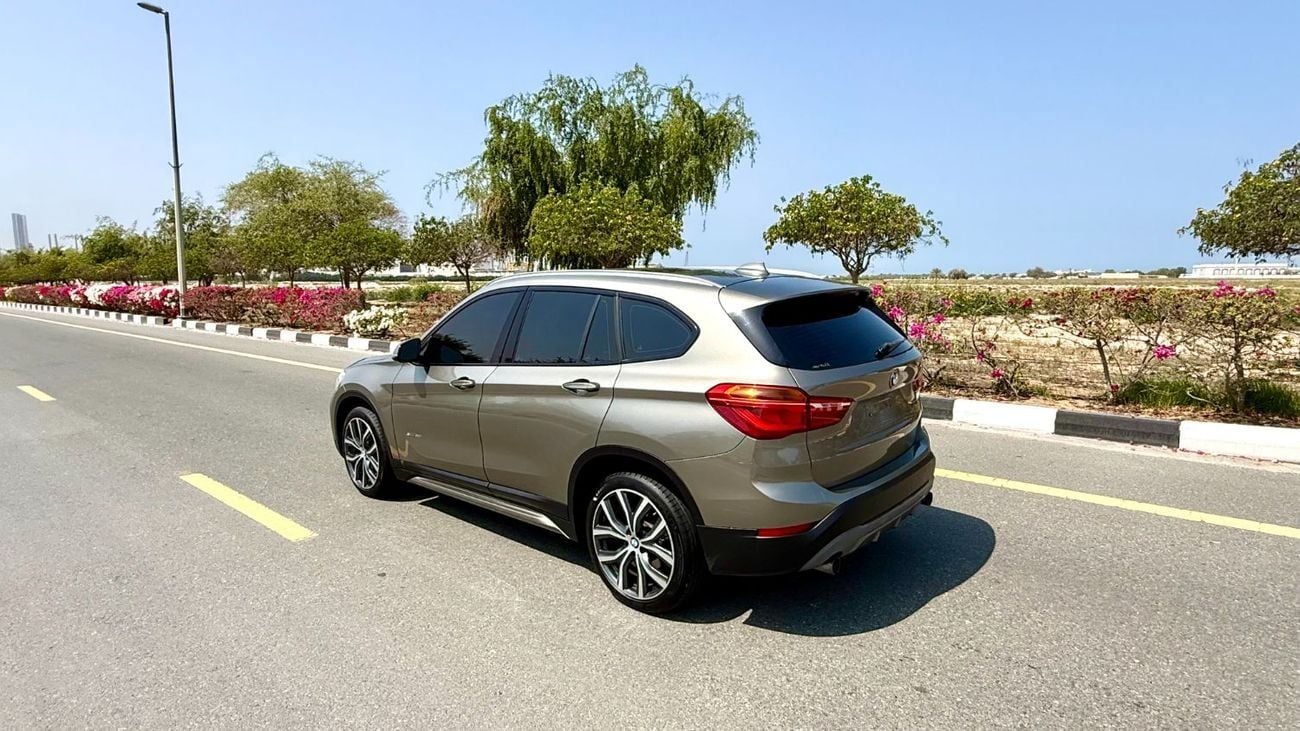 بي أم دبليو X1 sDrive 20i Sport Line 2.0L