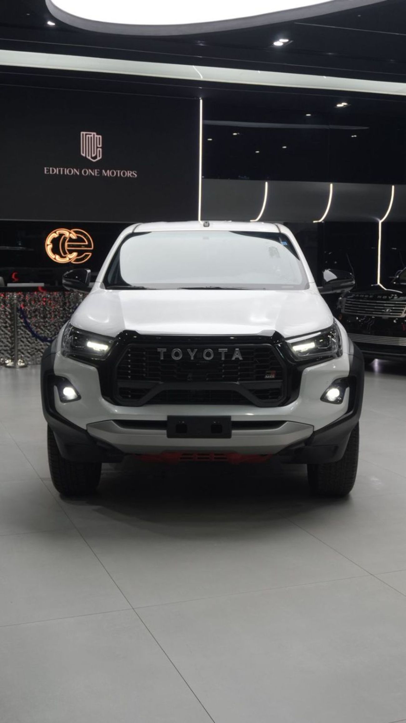 Toyota Hilux GR Sport 4.0L Hilux GR Sport - Saudi Specs 4.0L - 2025