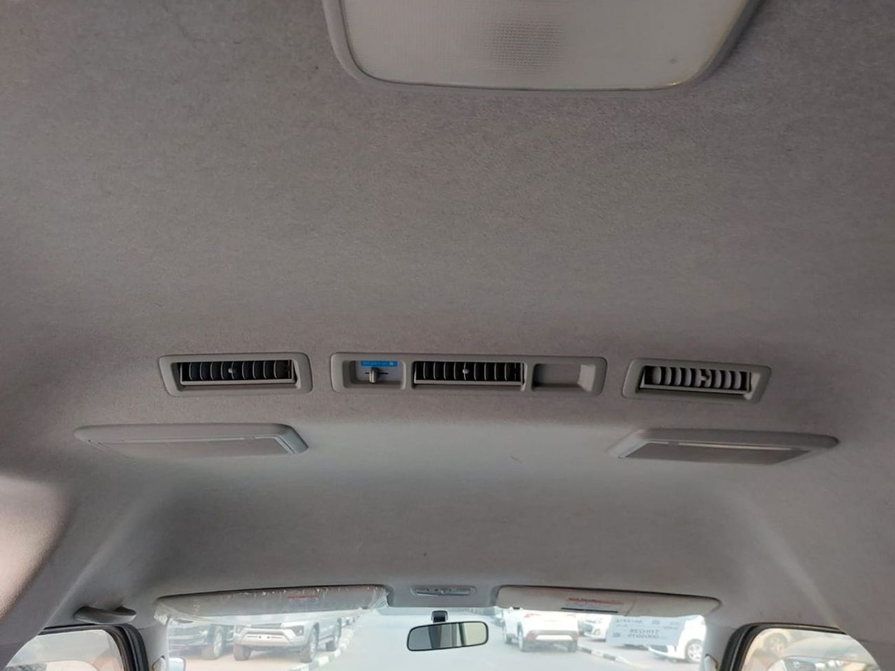 Toyota Hiace TOYOTA HIACE COMMUTER VAN RHD 2012 MODEL 2.7 L PETROL AUTOMATIC(PM05079)