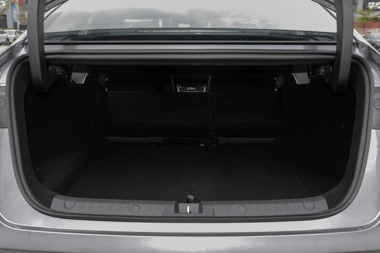 بي واي دي كين ال دي ام-اي BYD Qin L 2025 DM-i 80KM Leading Type