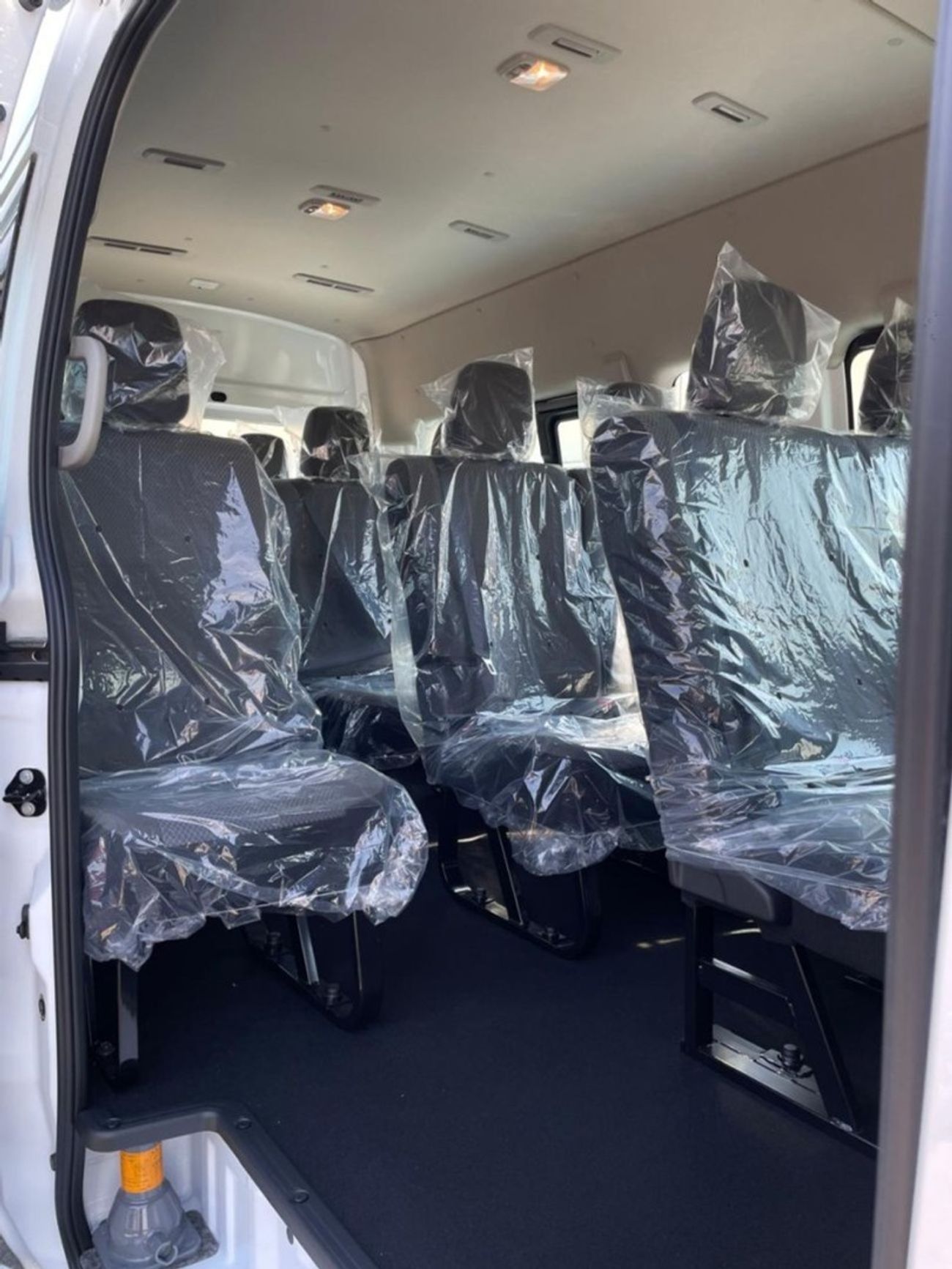 نيسان أورفان Nissan Urvan 2025 2.5L Diesel Best Price For Export!!!