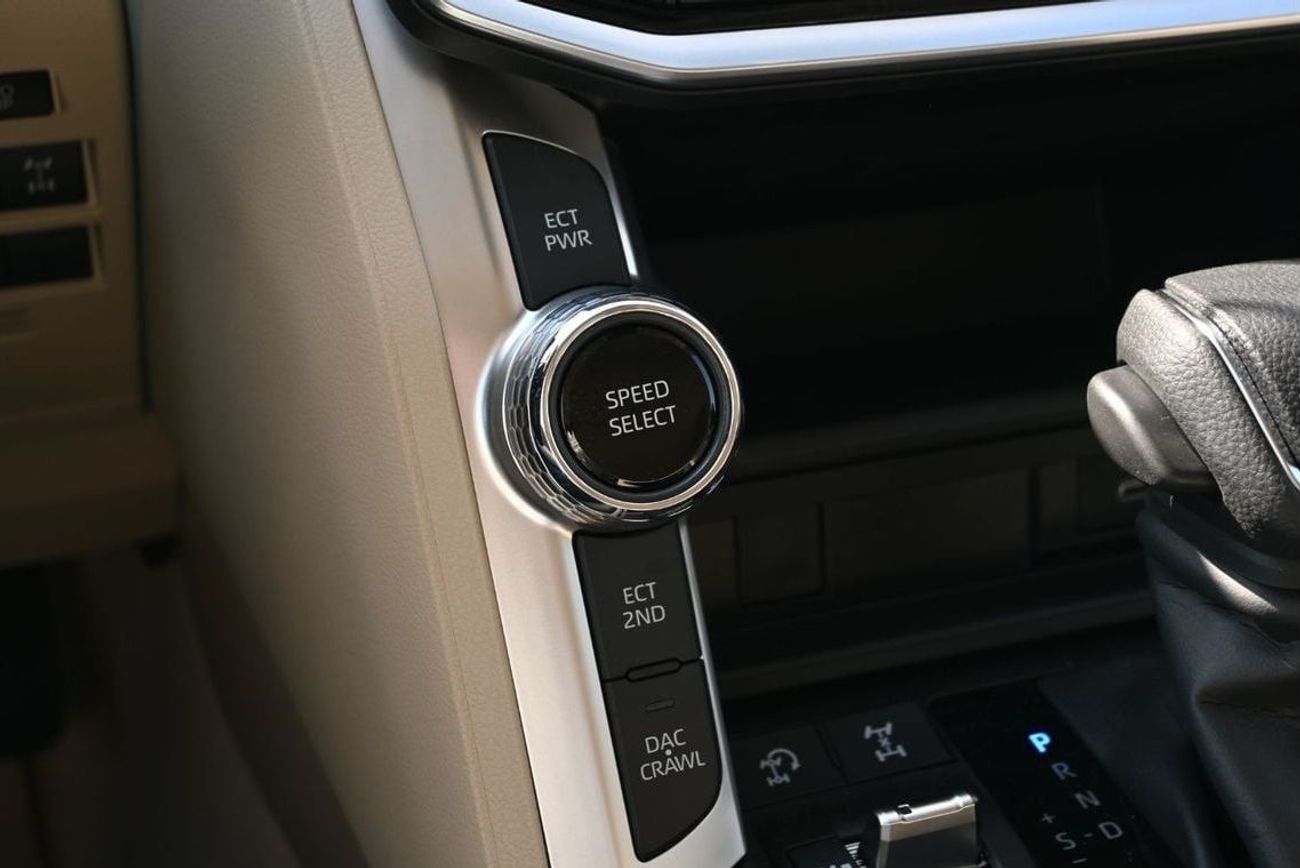 تويوتا لاند كروزر GXR4 3.5L Toyota Land Cruiser GX-R 4.0L V6 Petrol, 4WD