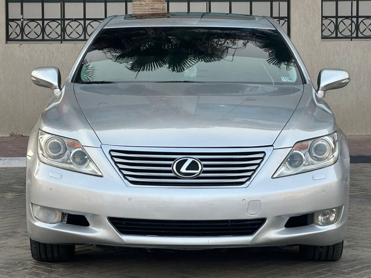 Lexus LS460