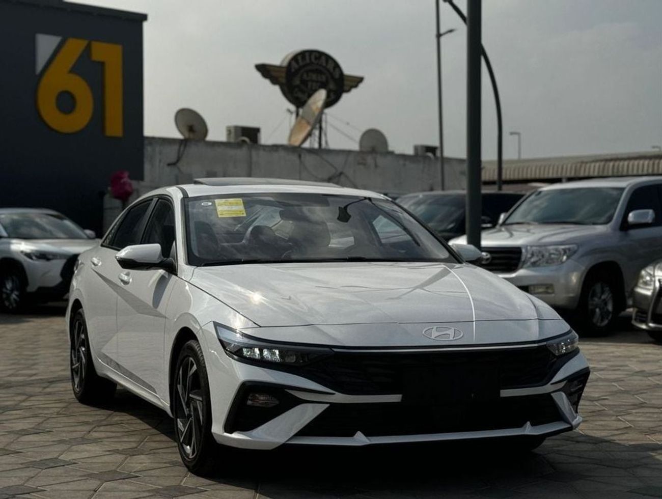 هيونداي إلانترا Comfort 1.6L