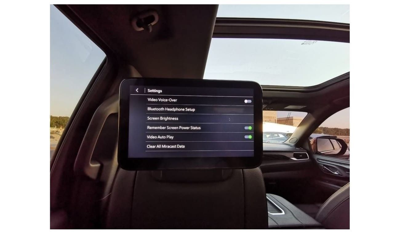 GMC Yukon Denali 6.2L (8 Seater) GMC Denali - 2021 - Red