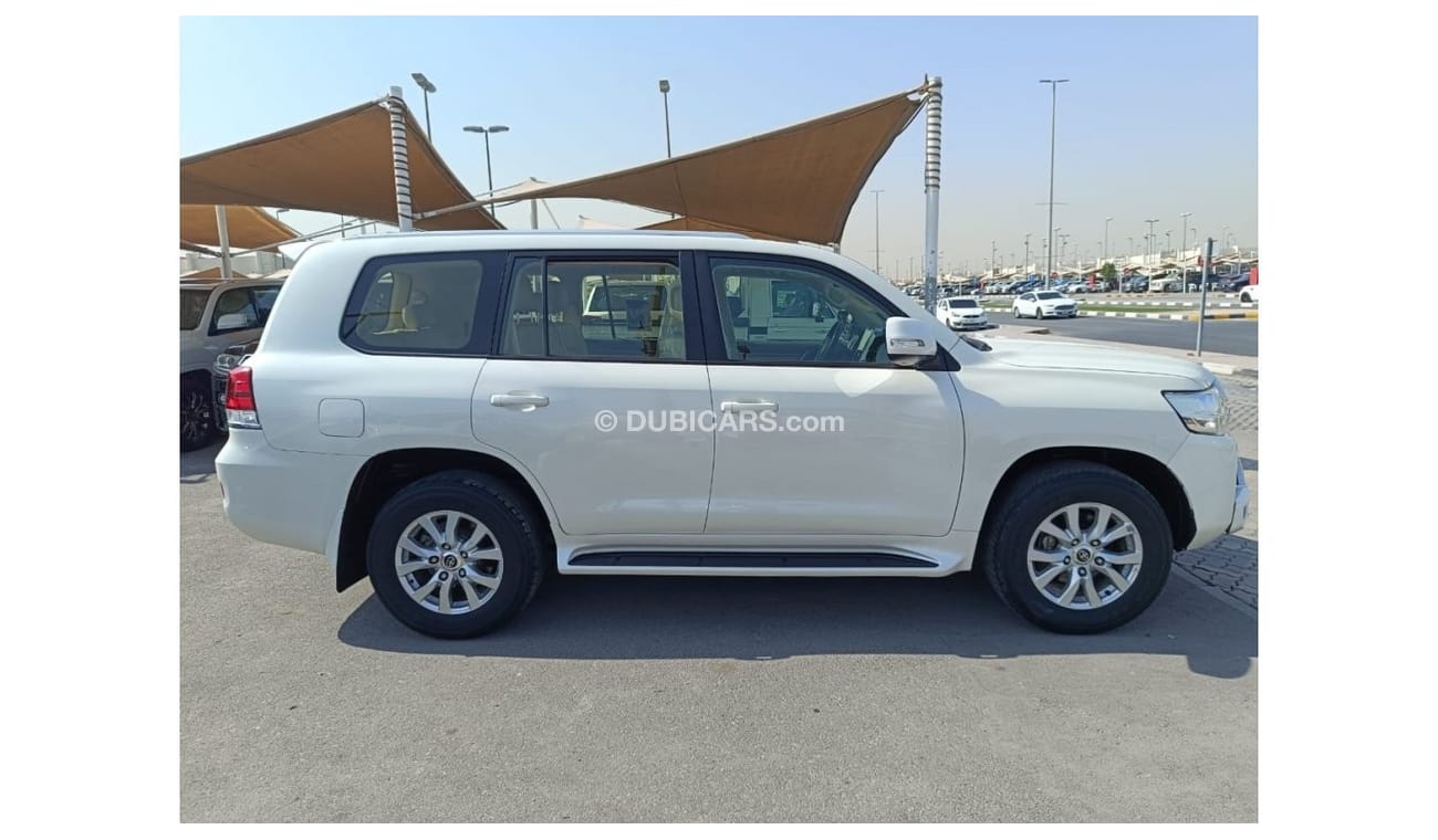 Toyota Land Cruiser GXR The car is very good, in perfect condition, looks clean from the inside and outside without any