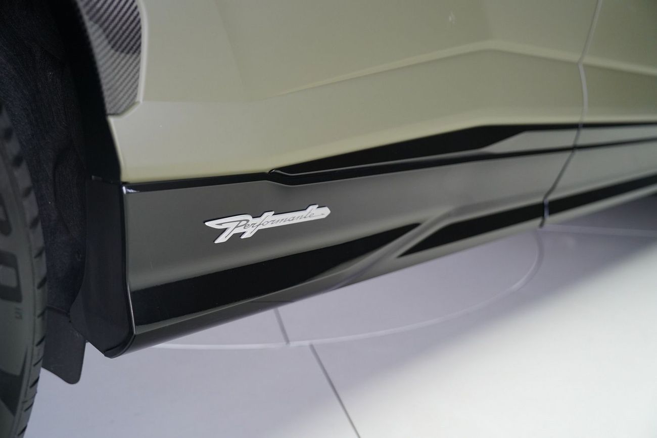 Lamborghini Urus 4.0T V8 Performante