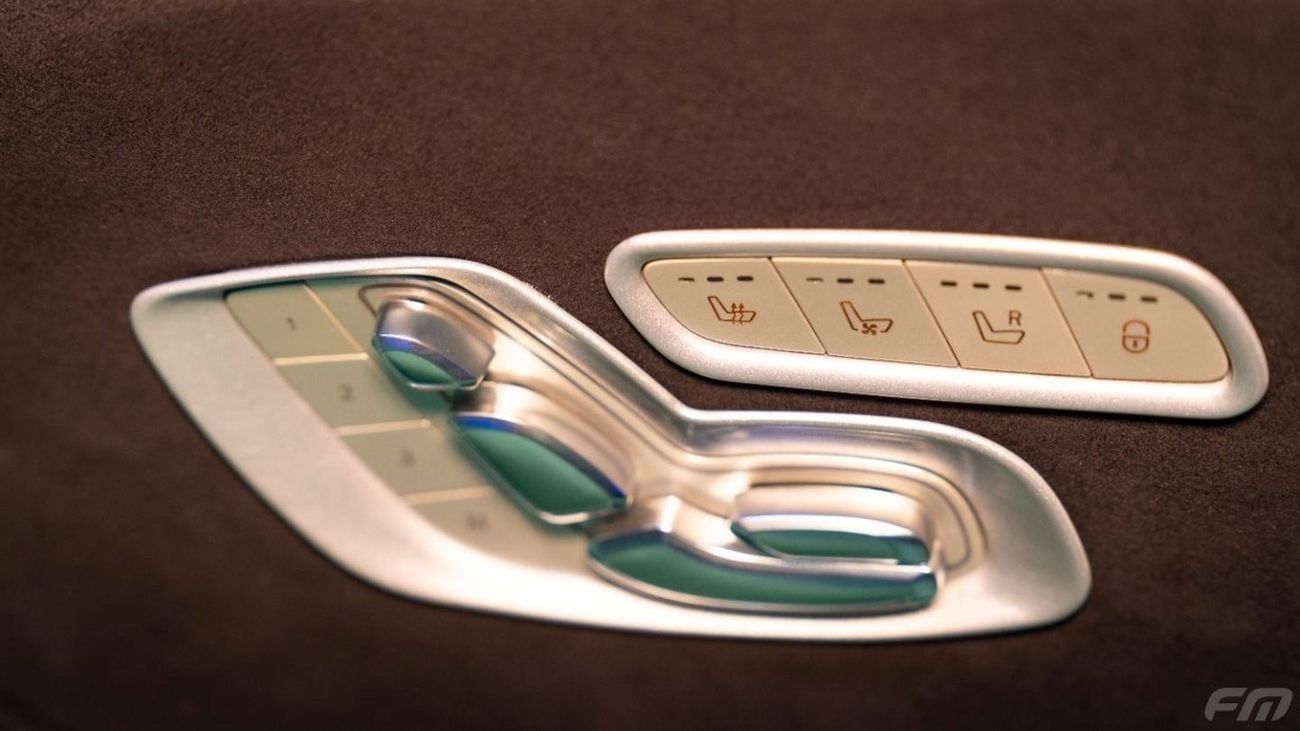 Mercedes-Benz V 250 VIP BUSINESS VAN w/ BRABUS BODY KIT - CERTIFIED BRABUS - BRAND NEW!