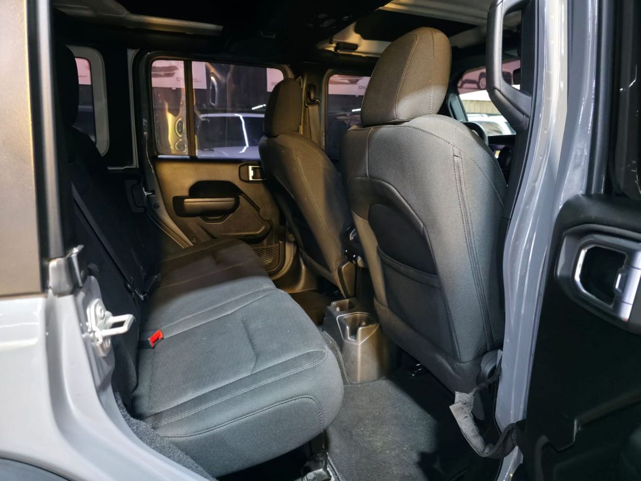 Jeep Wrangler Unlimited Sport 3.6L A/T