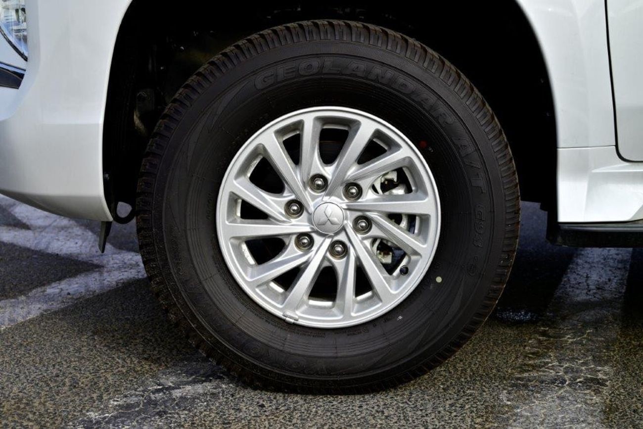 ميتسوبيشي باجيرو 2023 MODEL MITSUBISHI PAJERO SPORT 2.5L 4WD 7-SEATER AUTOMATIC TRANSMISSION