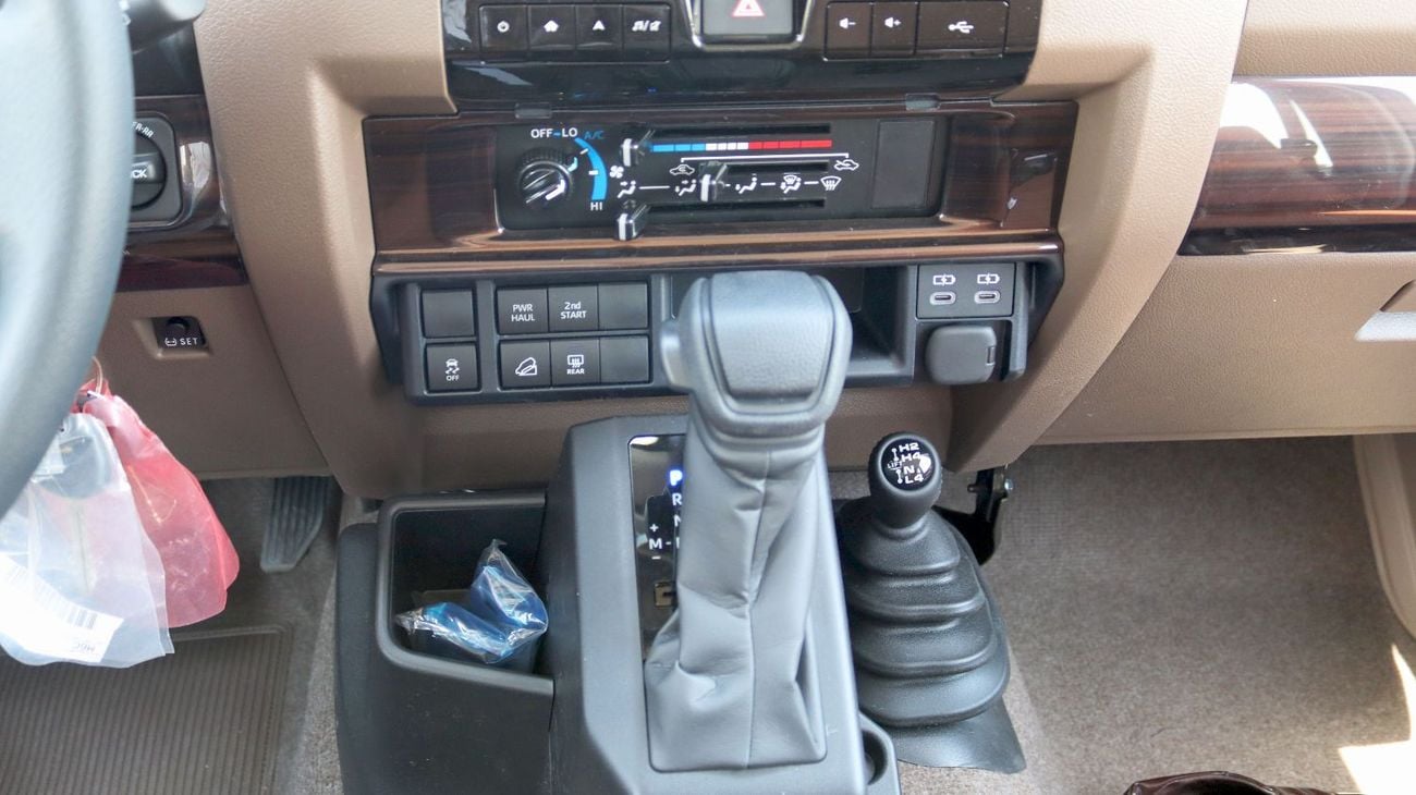 Toyota Land Cruiser 70 LC 76 | LX | 4.0L | V6 Automatic | GCC Specification