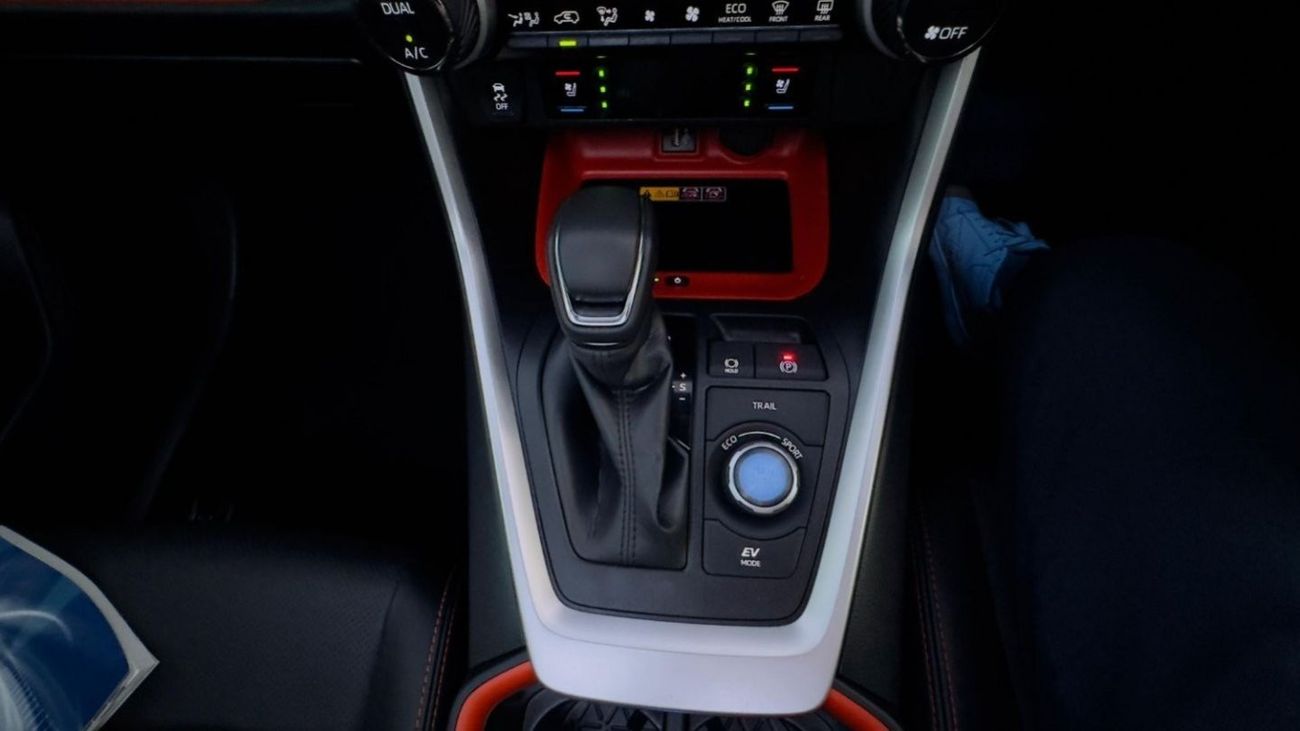 Toyota RAV4 2024 PREMIUM CONDITION | 2.5L HYBRID ENGINE | SUNROOF | DIGITAL REAR VIEW MIRROR | RHD | 2024