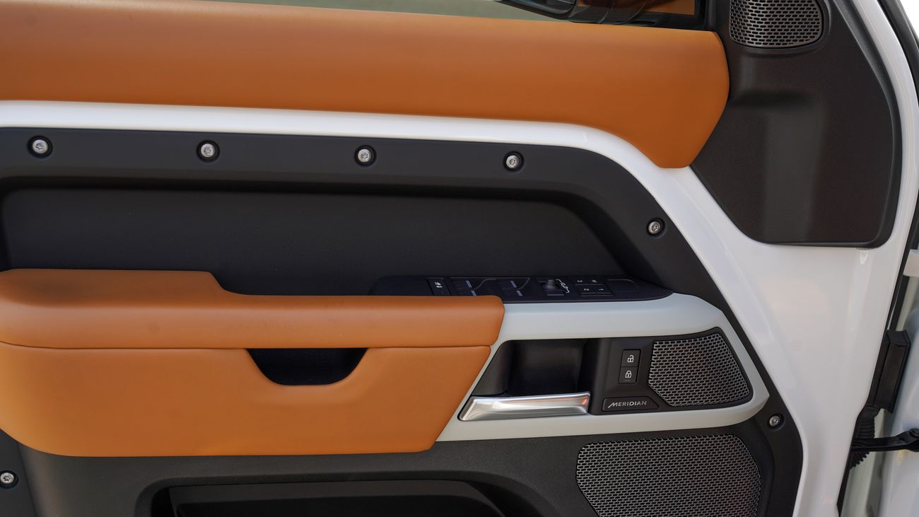 لاند روفر ديفندر