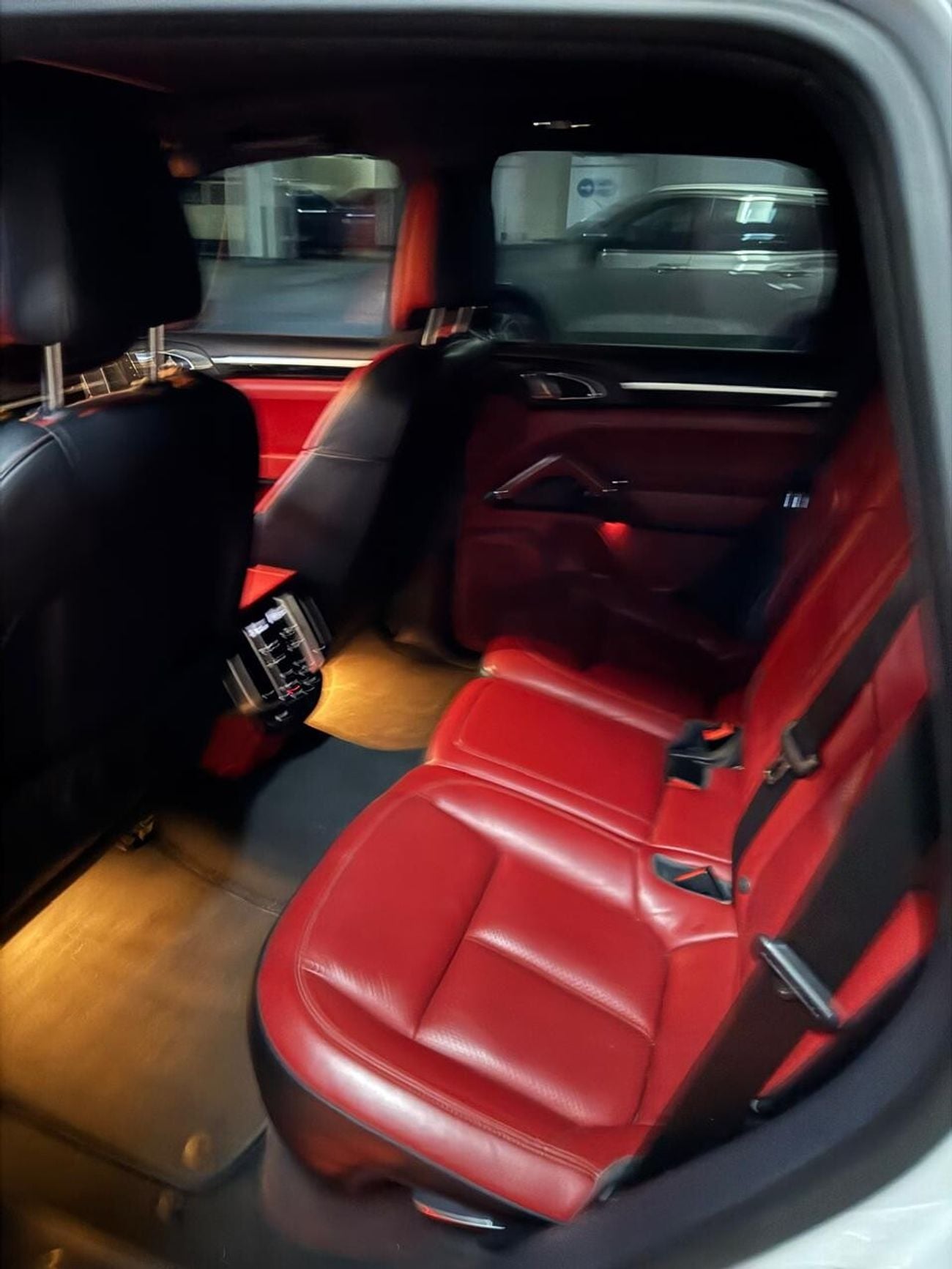 Porsche Cayenne Platinum Edition