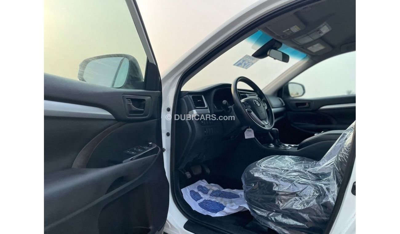 Toyota Highlander 2019 Toyota Highlander LE+ 3.5L V6 4x4 - /