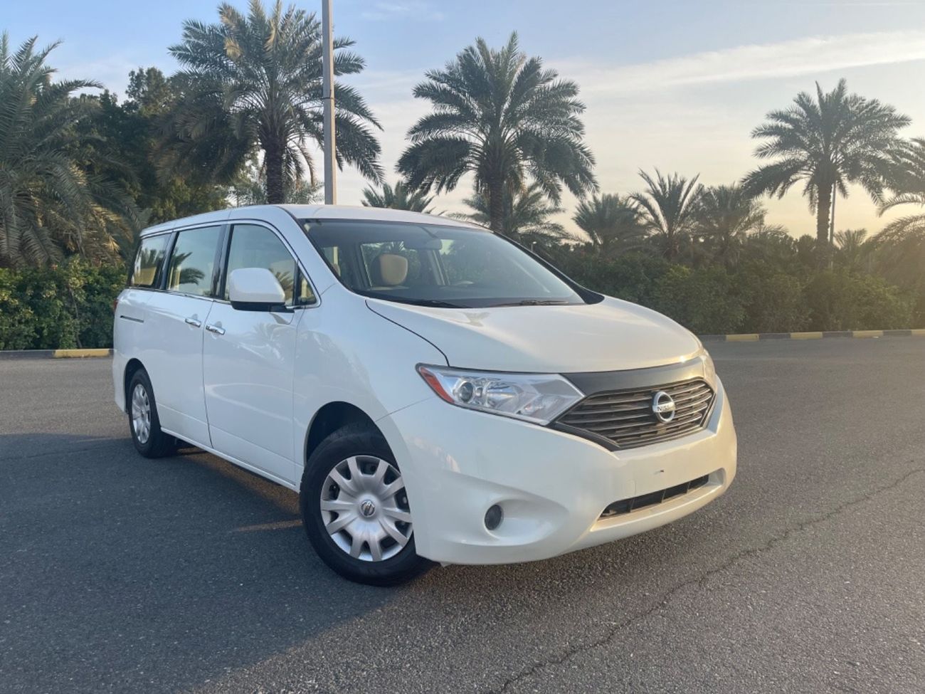Nissan Quest NISSAN _ QUEST _Model 2013 - VERY GOOD CONDITION