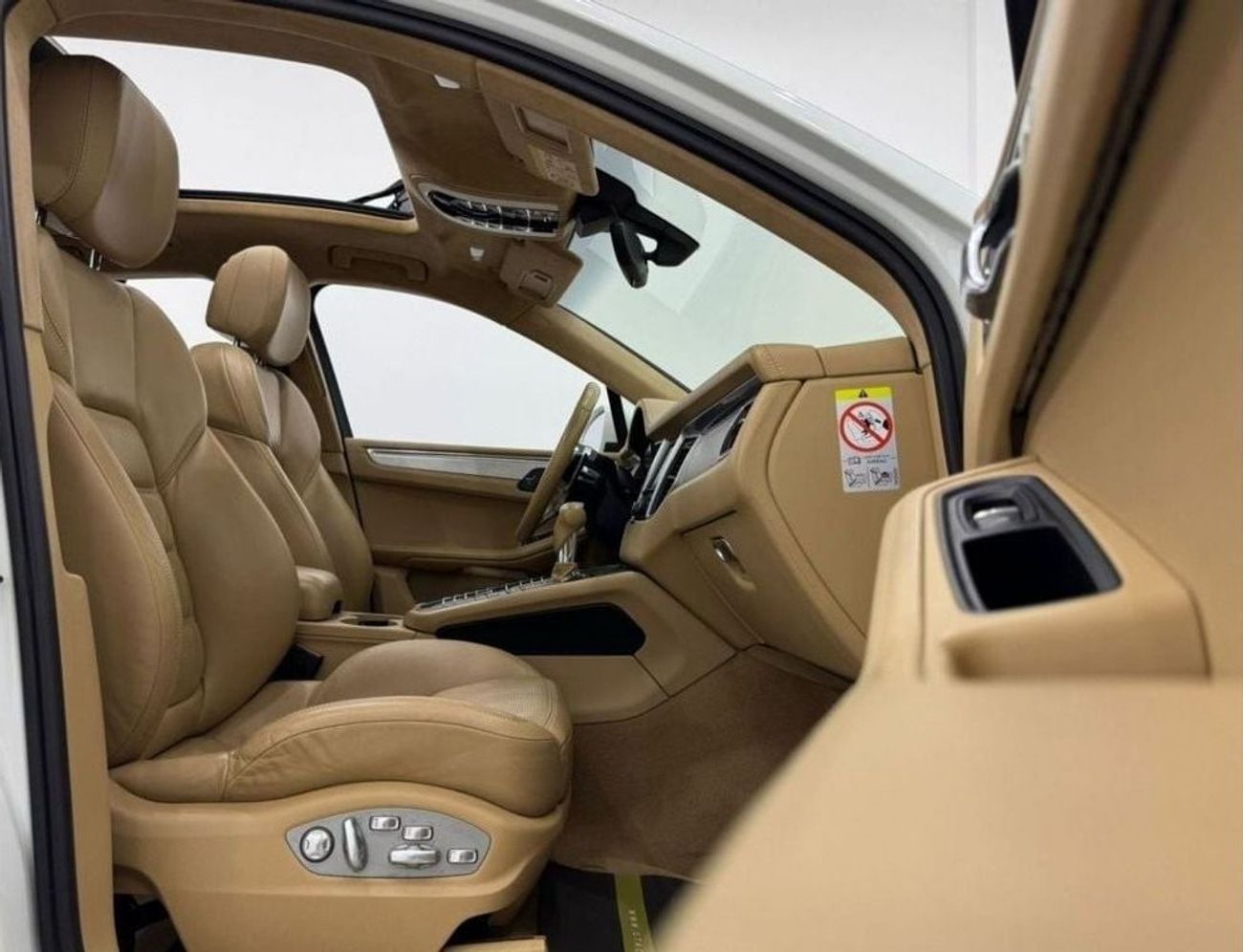 Porsche Macan 2014 Porsche Macan Turbo, Porsche Service History, Excellent Condition, GCC