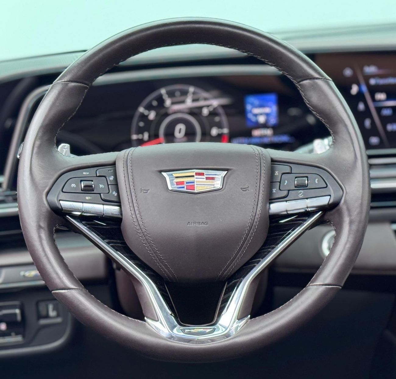 كاديلاك إسكالاد Escalade-V 6.2L 2023 Cadillac Escalade V, 2027 Cadillac Warranty + Service Contract,GCC