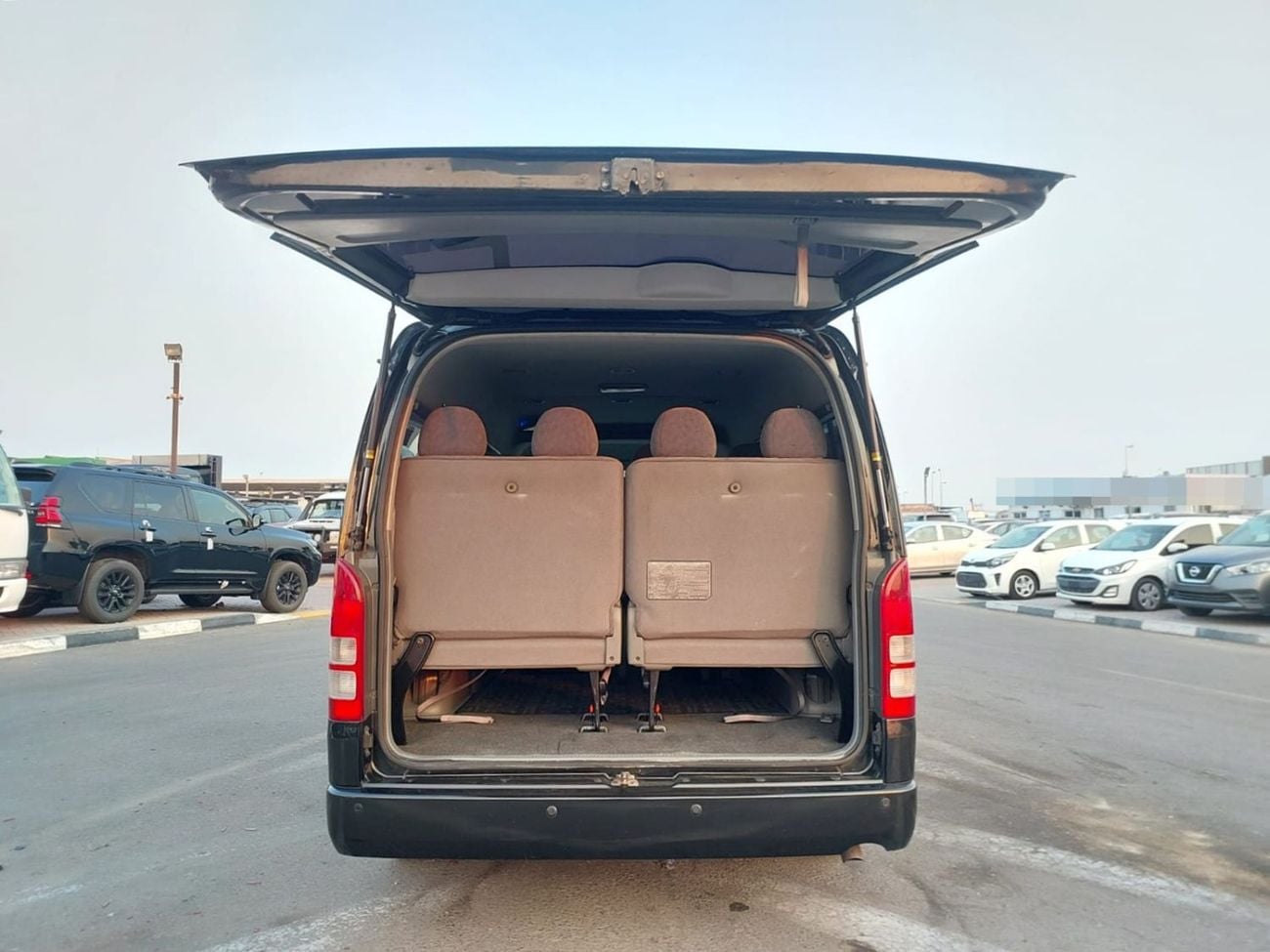 Toyota Hiace TOYOTA HIACE COMMUTER VAN RHD 2010 MODEL 2.7 L PETROL AUTOMATIC(PM19655)