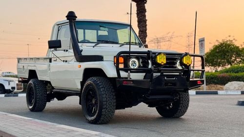 Toyota Land Cruiser Pick Up SINGLE CABIN | MANUAL TRANSMISSION | 4.2L DIESEL ENGINE | BULL BAR
