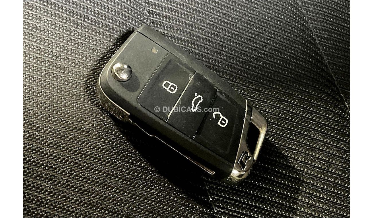 فولكس واجن جولف R - Cloth w/sunroof