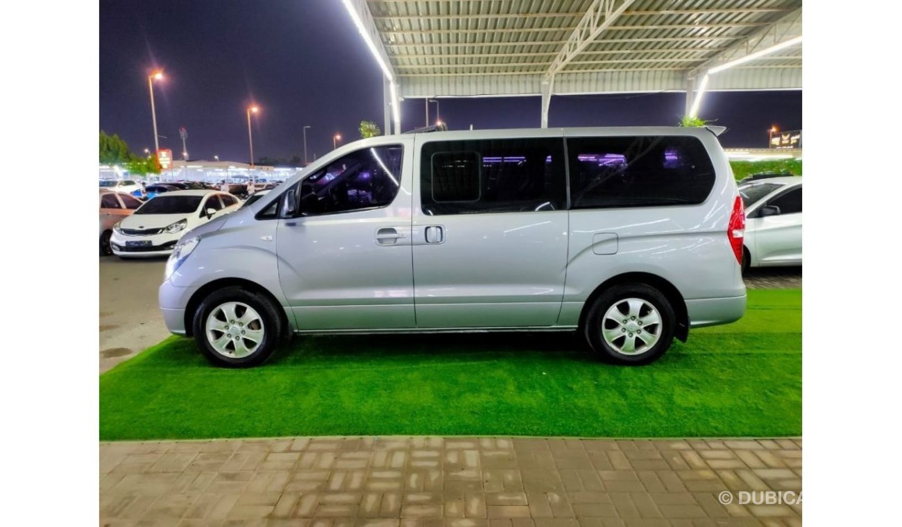 Hyundai H-1 Starex