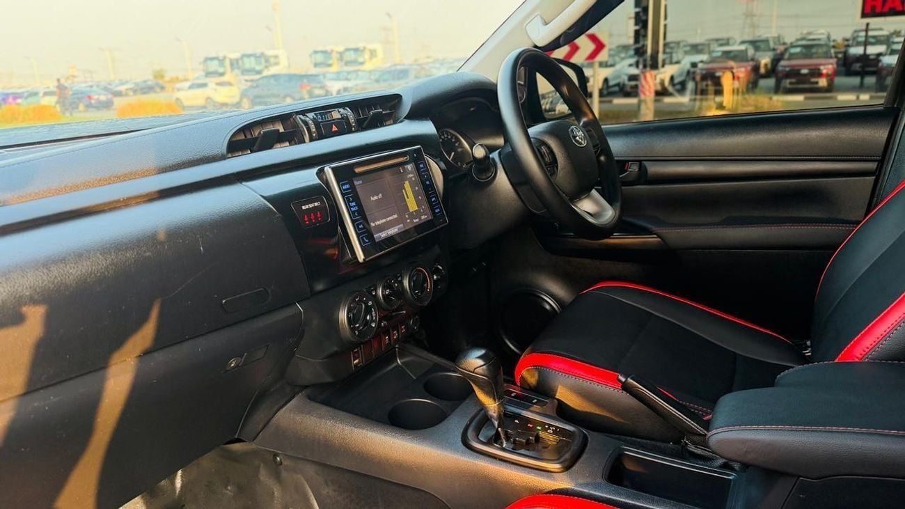 ميتسوبيشي مونتيرو 2024 | 2.4 L DIESEL | AUTOMATIC TRANSMISSION | RIGHT-HAND-DRIVE | PUSH START ENGINE | DIGITAL AC