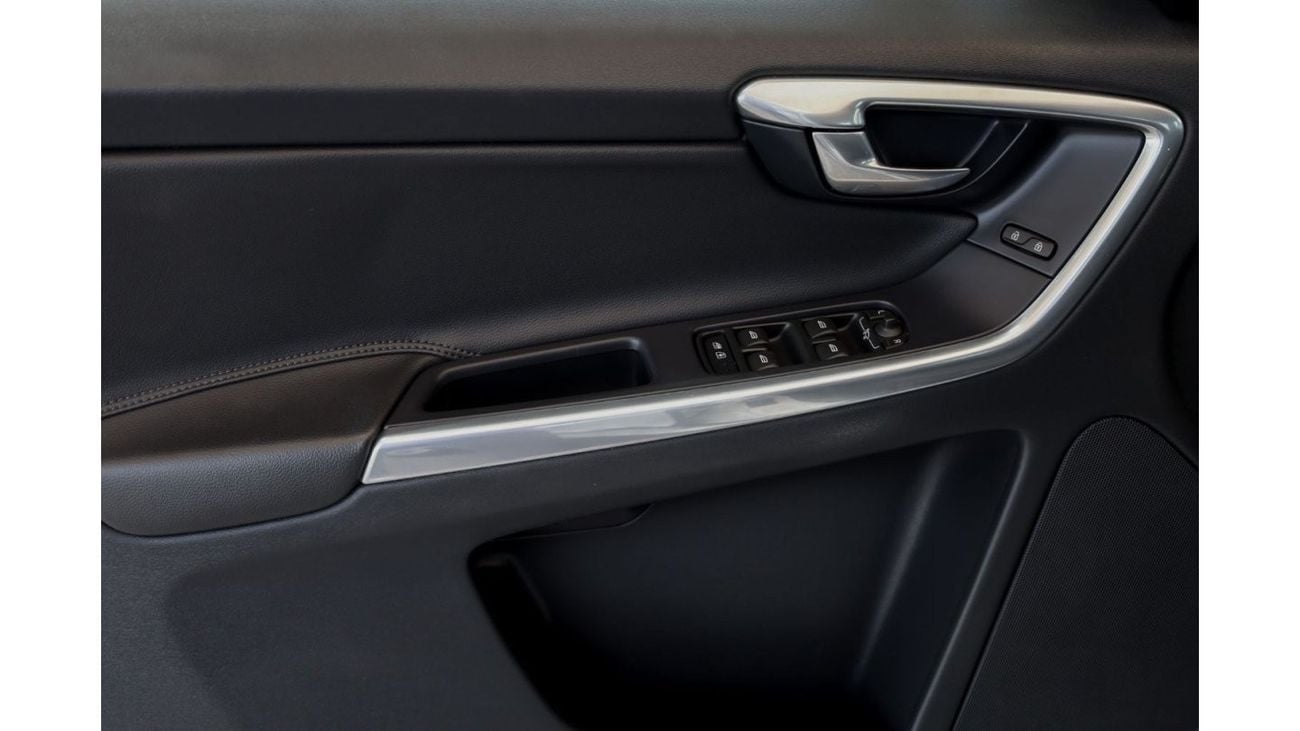 فولفو XC 60 Volvo XC60 2016 GCC under Warranty with Flexible Down-Payment.