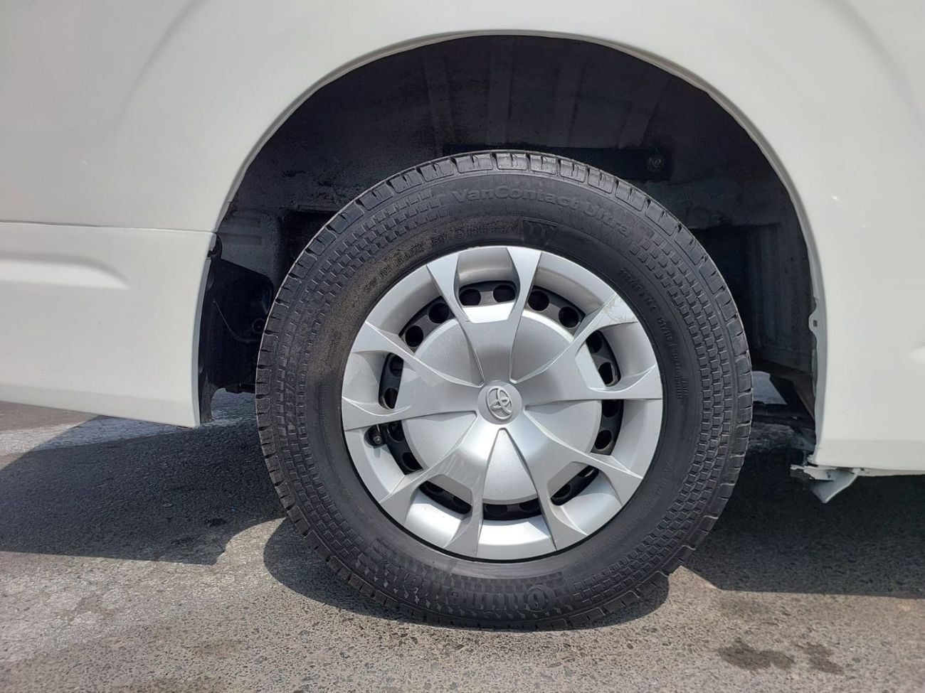 تويوتا هاياس (RAMADAN OFFER) TOYOTA HIACE COMMUTER VAN RHD 2019 MODEL 2.8 L DIESEL AUTOMATIC(PM10875)