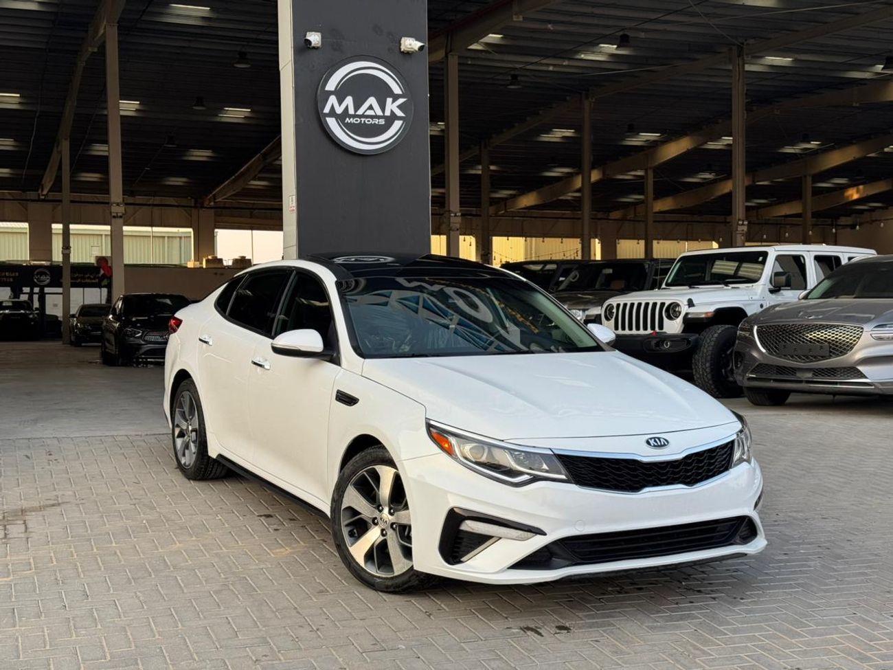 Kia Optima Si 2.4L 2.4L V4 / PANORAMIC SUNROOF / LEATHER / ROAD ASSIST / RIMS / IN PERFECT CONDITION