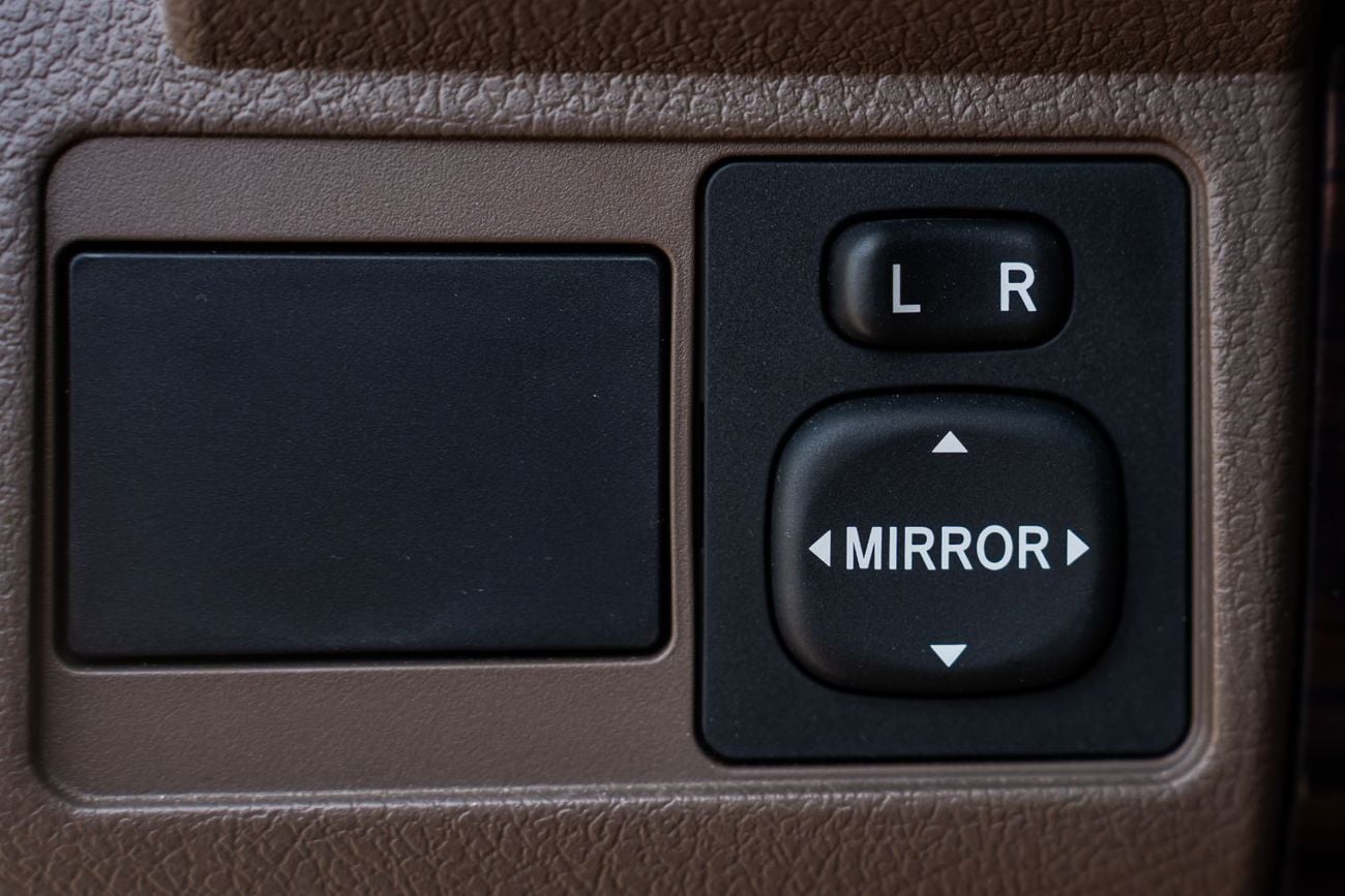 Toyota Land Cruiser Toyota Land Cruiser LC79  S-C (4.0L  Petrol  A-T M-2025