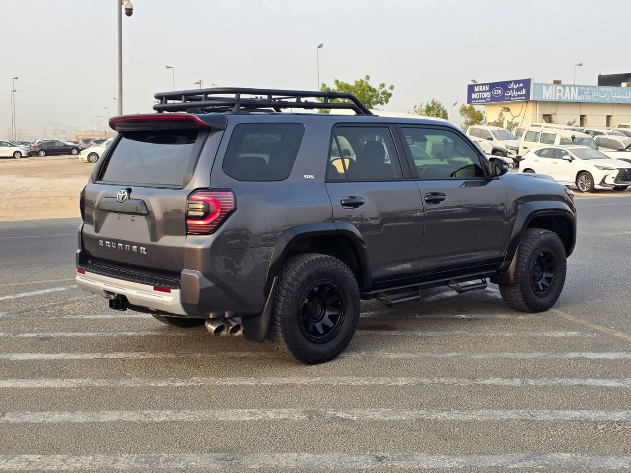 Toyota 4Runner LIMITED faceleft 2025 ( sunroof, 4x4, leather seat and 7 seater)