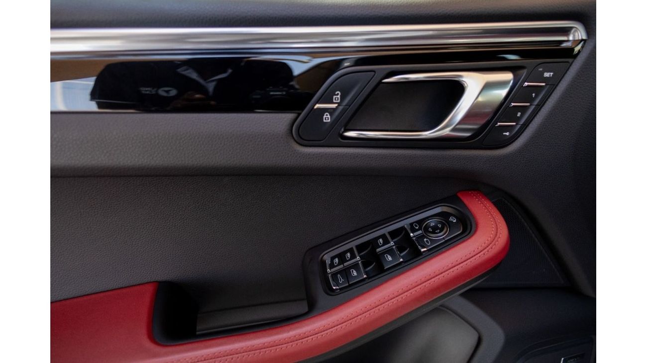 Porsche Macan Porsche Macan 2023 GCC under Agency Warranty with Flexible Down-Payment.