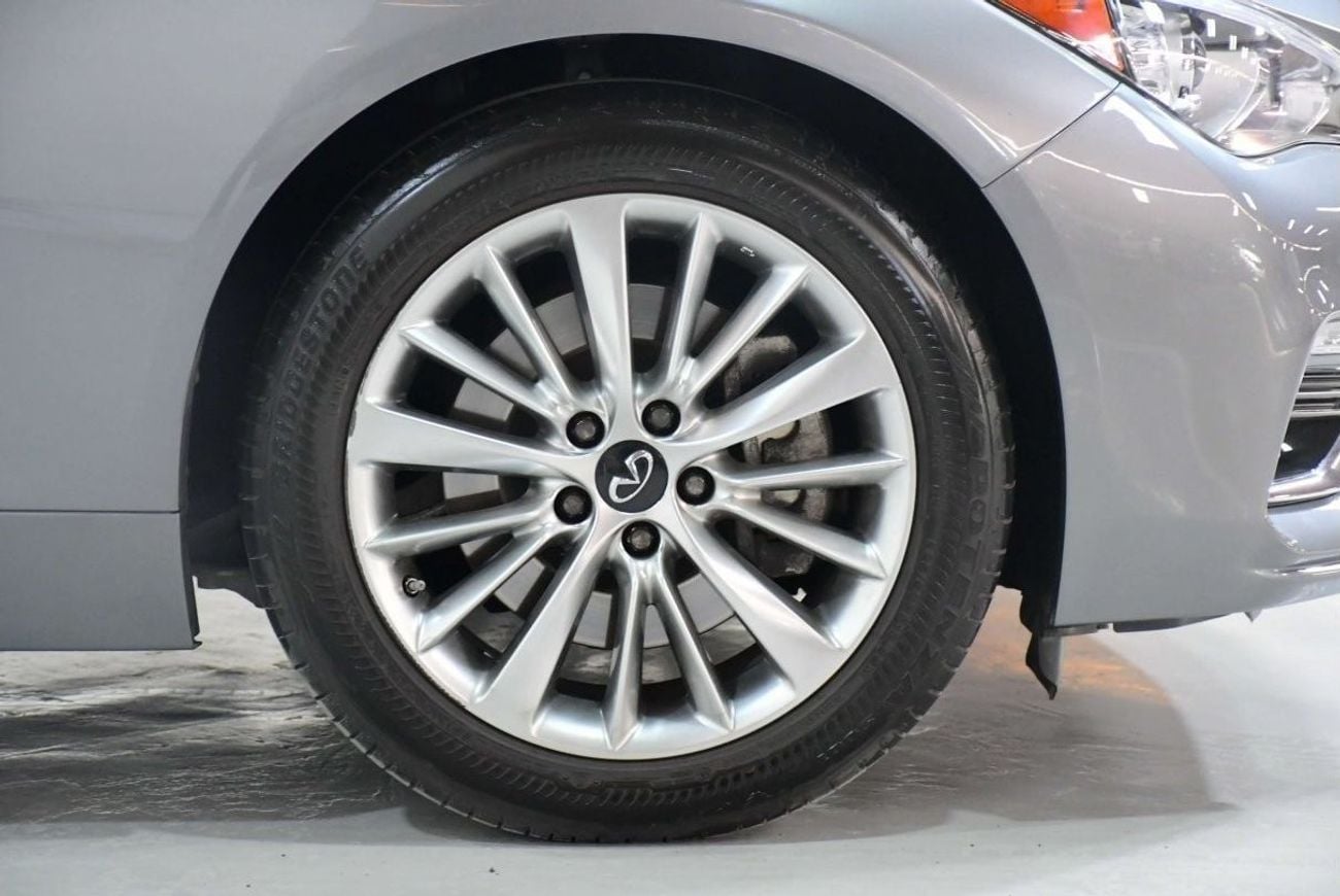 Infiniti Q50 Luxe