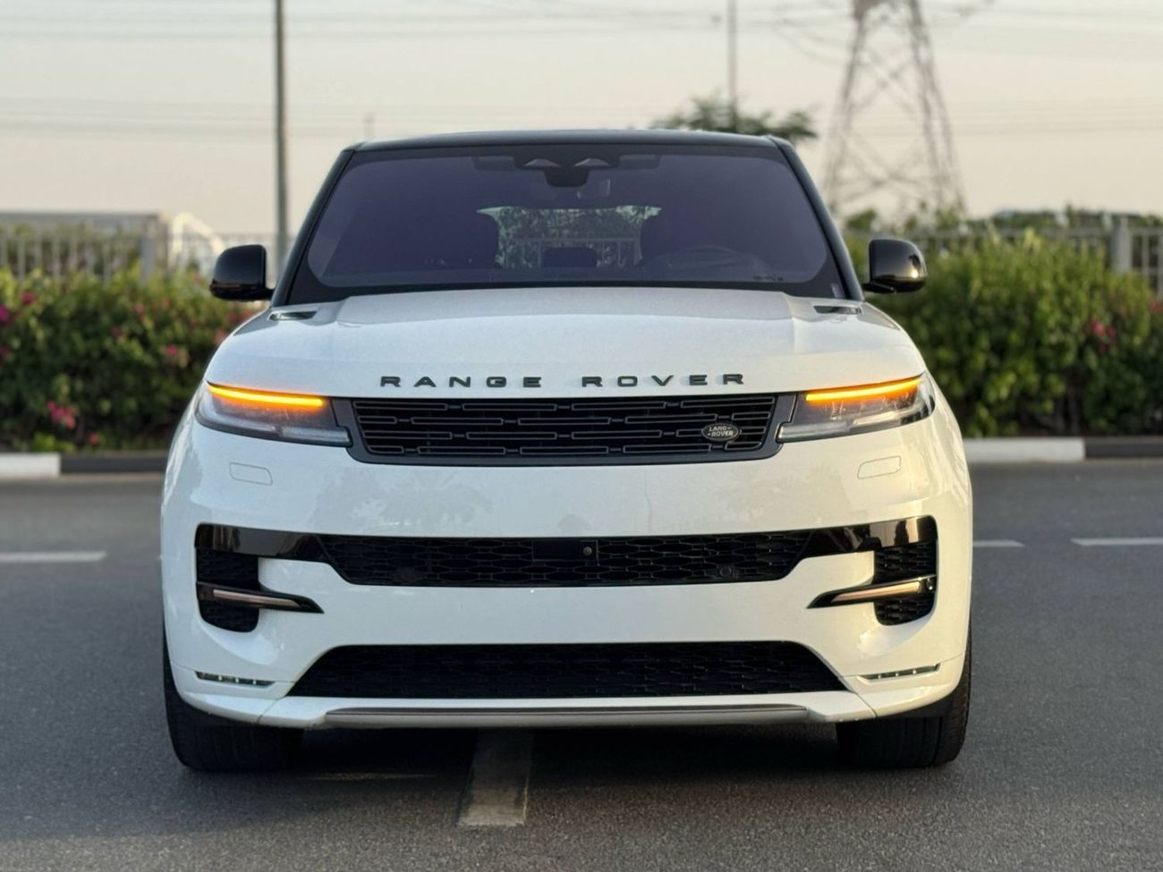 لاند روفر رينج روفر سبورت Dynamic HSE P400 3.0L GCC SPEC UNDER WARRANTY AND SERVICE CONTRACT