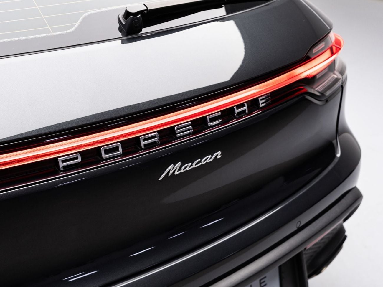 Porsche Macan Std 2.0L (252 HP) 2024 Porsche Macan, 2.0L TC I4, 4WD, 248 bhp, 7 Speed Automatic