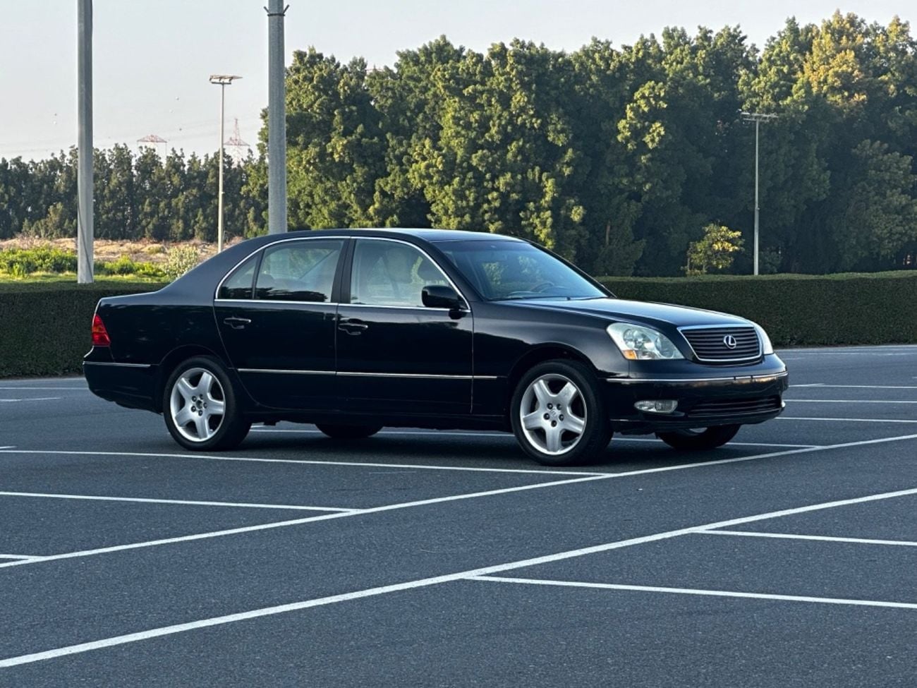 لكزس LS 430 موديل 2002 حاله ممتازه من الداخل والخارج نص الترا
