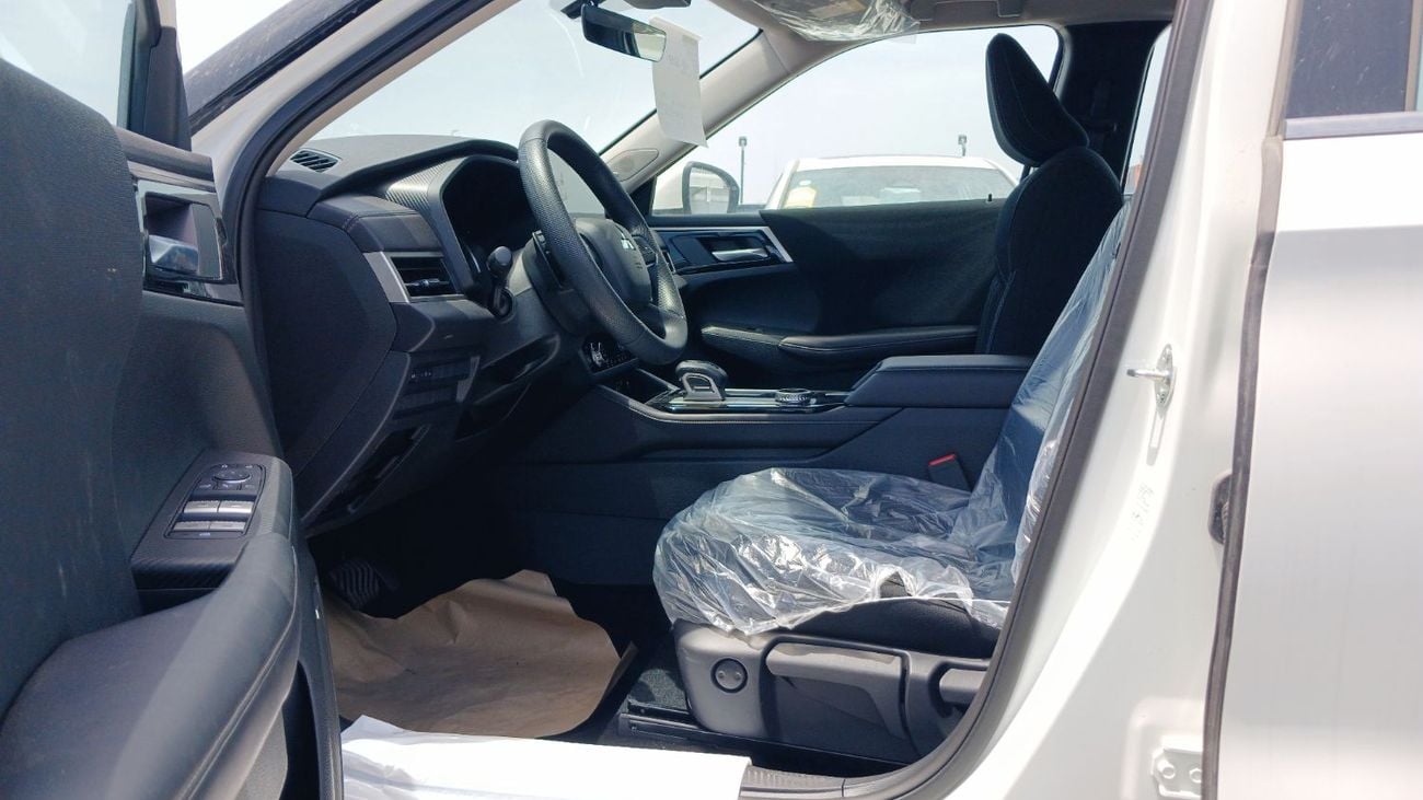 ميتسوبيشي آوتلاندر M Line 2.5L Petrol FWD 2026YM