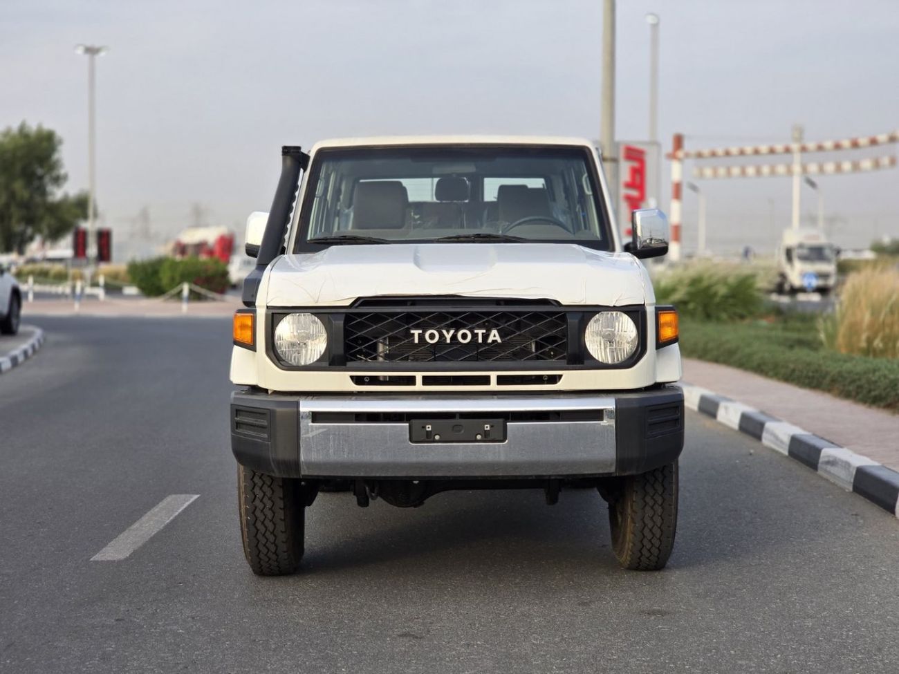 Toyota Land Cruiser 70 2024 LC76 4.5L V8 Diesel MT