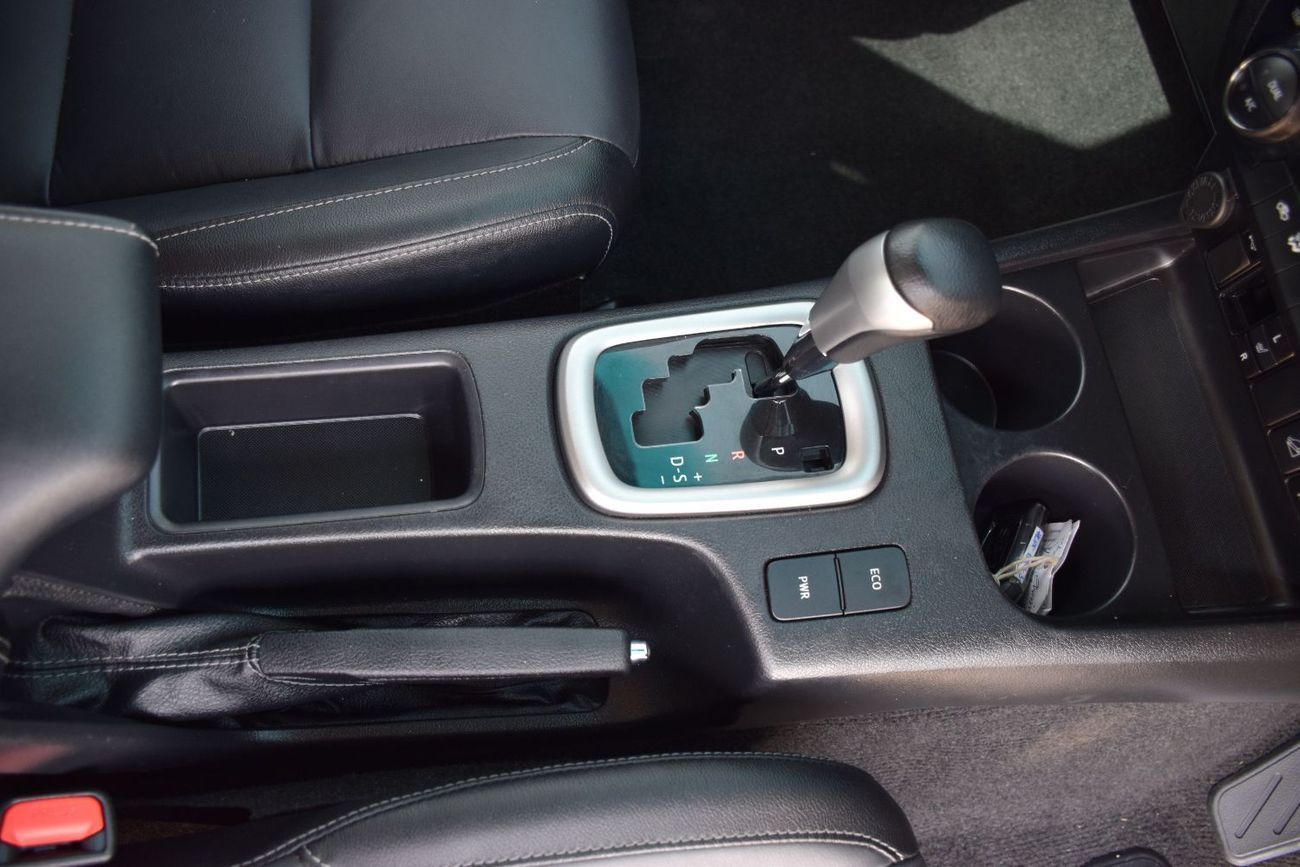 Toyota Hilux 4X4 DIESEL 2.8L Right Hand (Export Only)