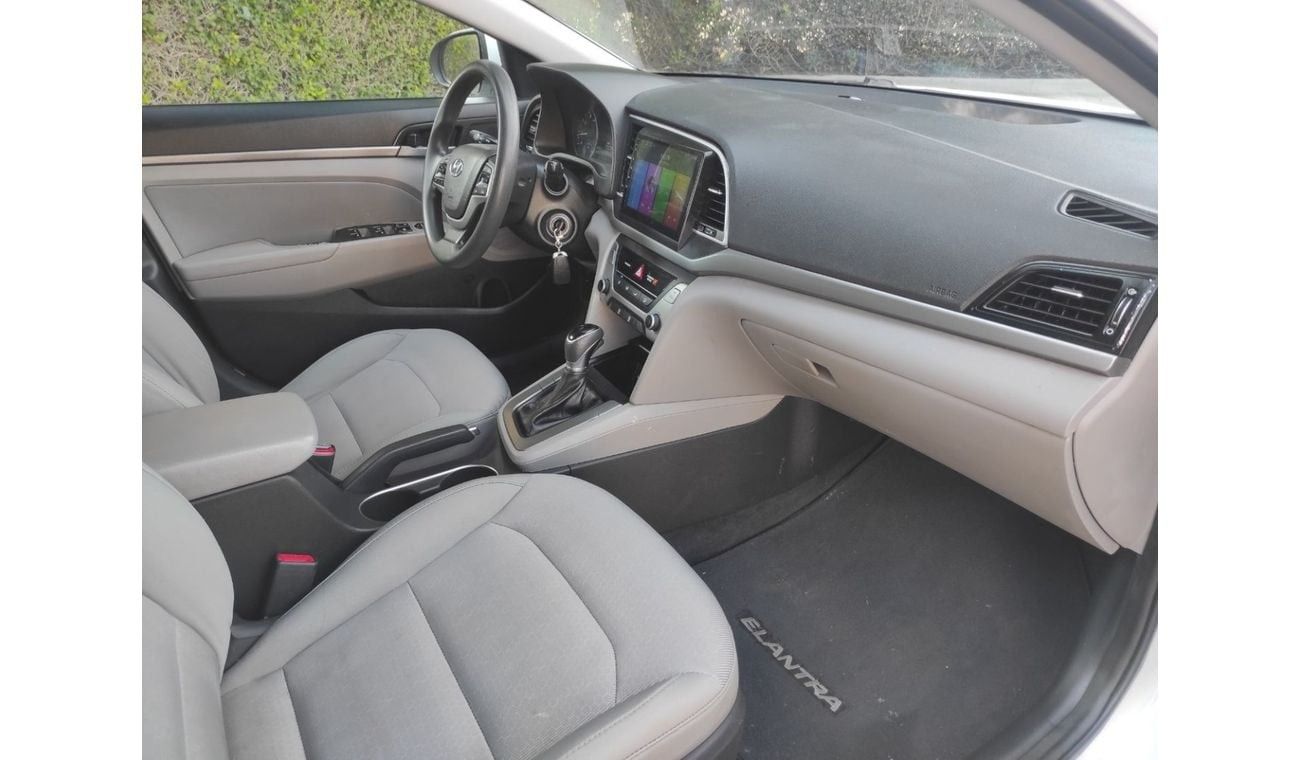 هيونداي إلانترا Standard 2.0L Hyundai Elantra 2017 2.0 usa full automatic