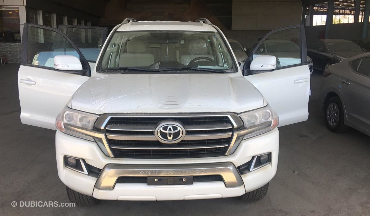 Toyota Land Cruiser v6 gxr  petrol