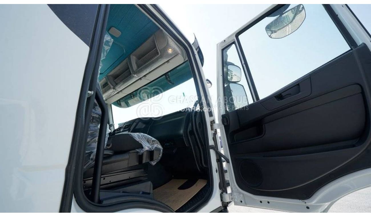 Iveco Trakker IVECO, GCW 130 Ton HP 440, Sleeper Cabin w/ Hub Reduction MY21 Tractor Head Tractor Head Diesel