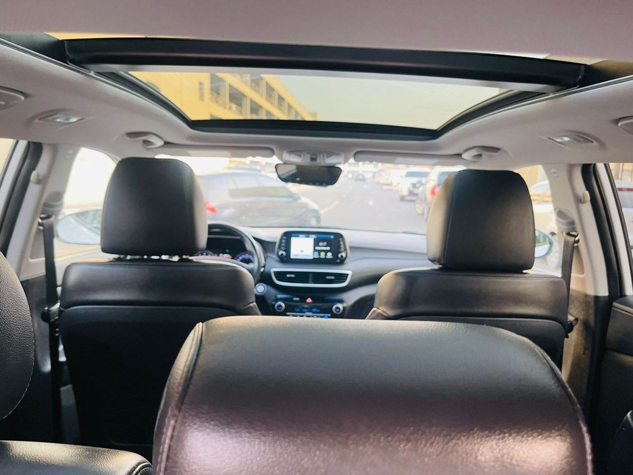 Hyundai Tucson Hyundai Tucson Year: 2021 Color: White